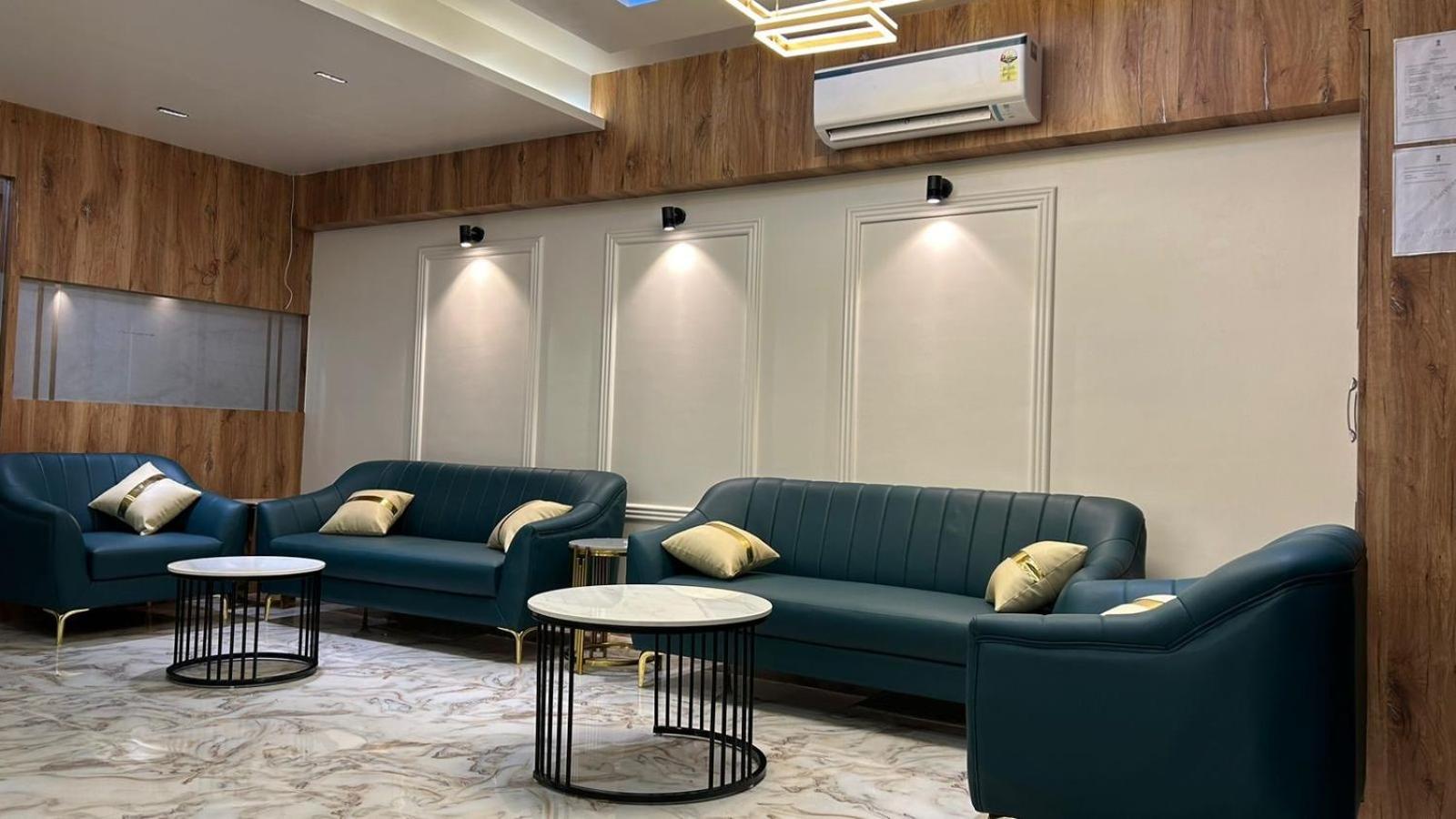 Hotel Holiday Icon Dwārka 外观 照片